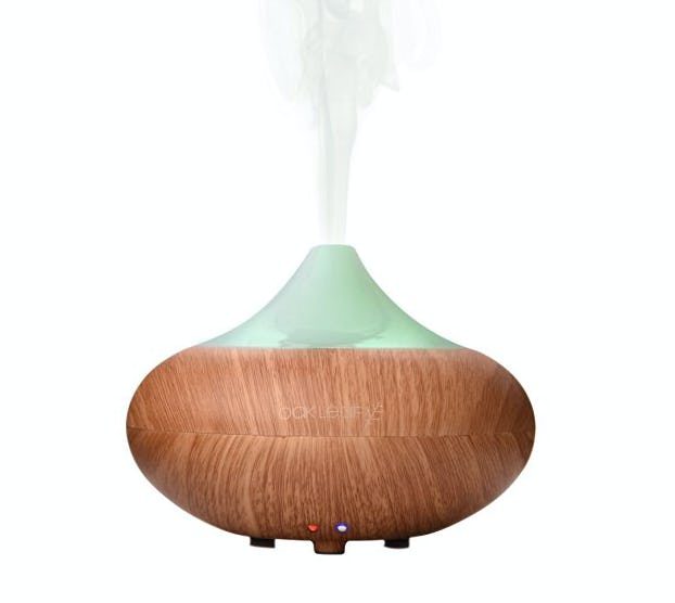 How To Make Your Bedroom Cozy With 20 Random But Brilliant Items