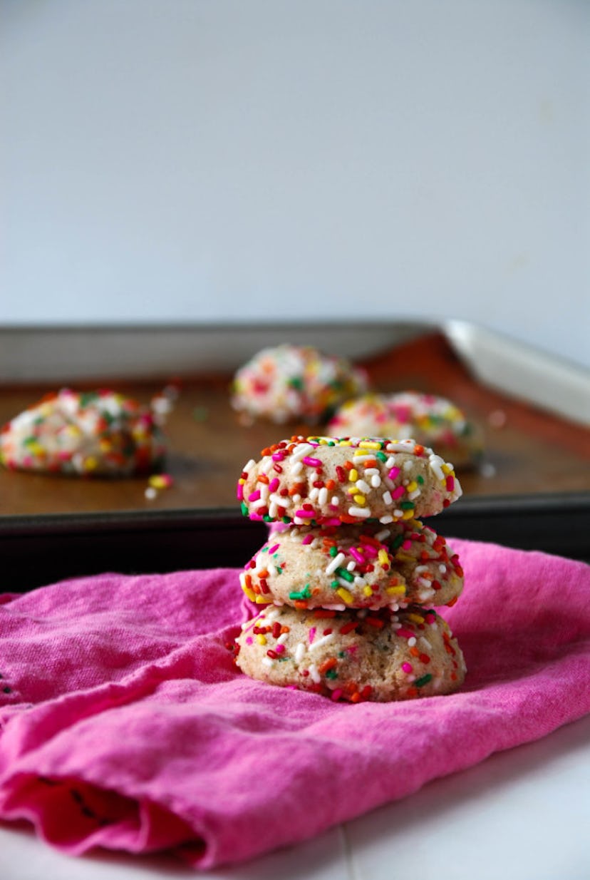 Cookies recipe vegan christmas insanely delicious cookie roundup holiday approve santa would enhanced 29 Vegan Christmas Cookie Recipes For 2016 That Santa Will Go To Town On