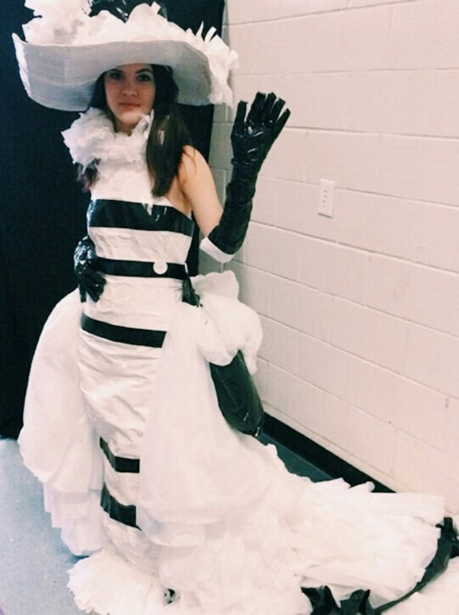 The Duck Tape 2015 Stuck At Prom Competition Is Heating Up & The
