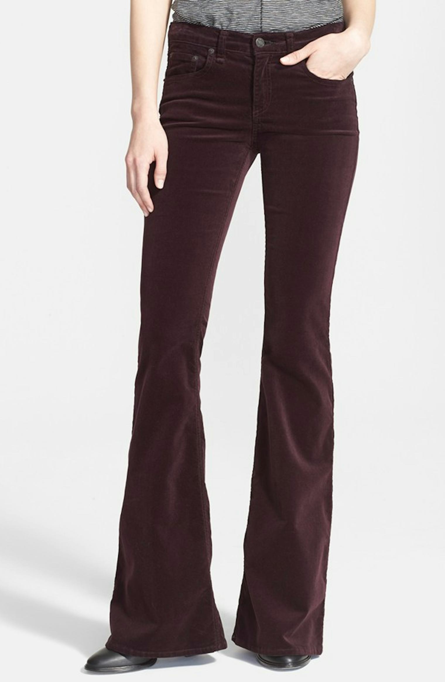 7 Best Flare Jeans For Fall, Because The '70s Look Is Timeless