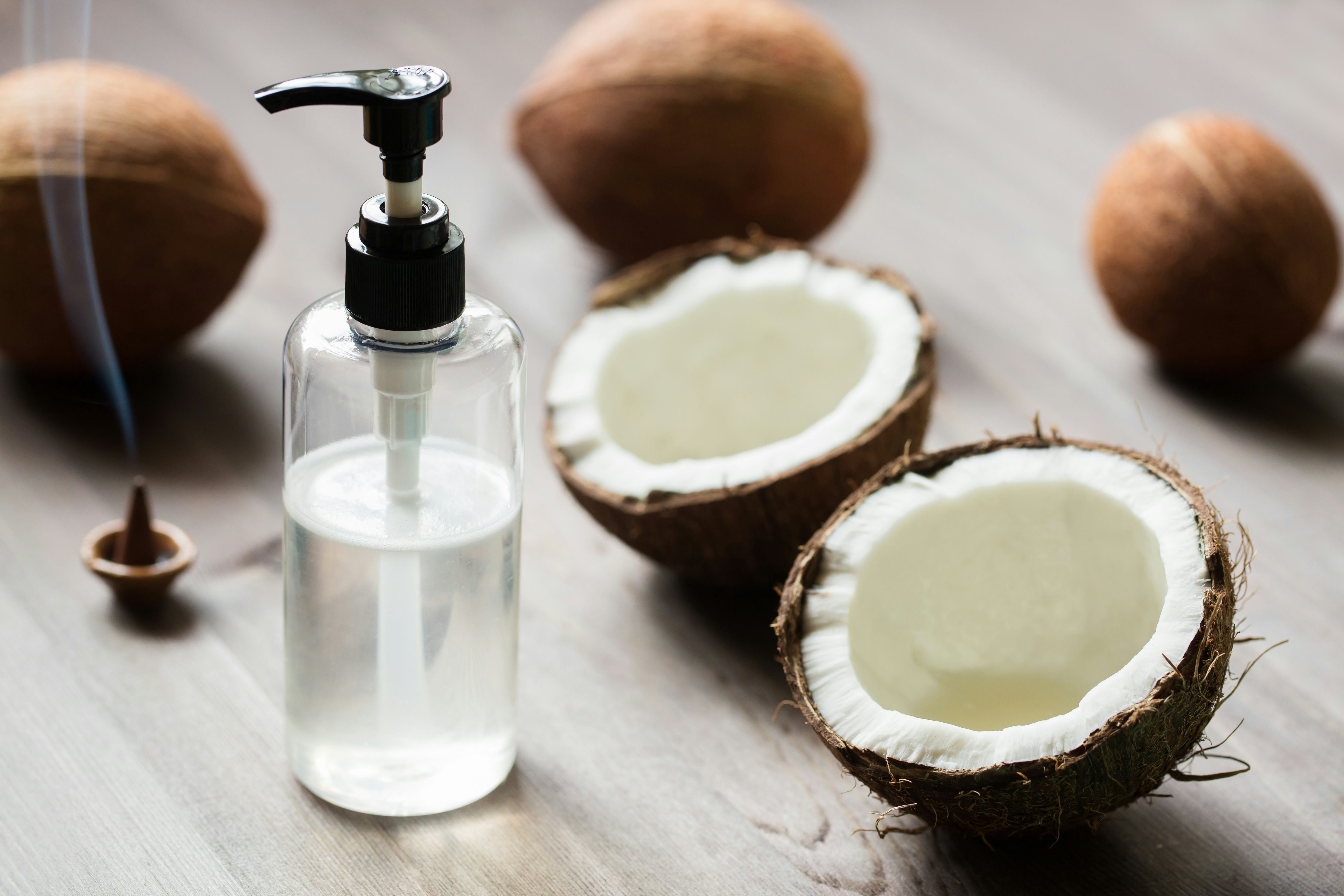 8 Reasons To Add Coconut Oil Into Your Health Routine