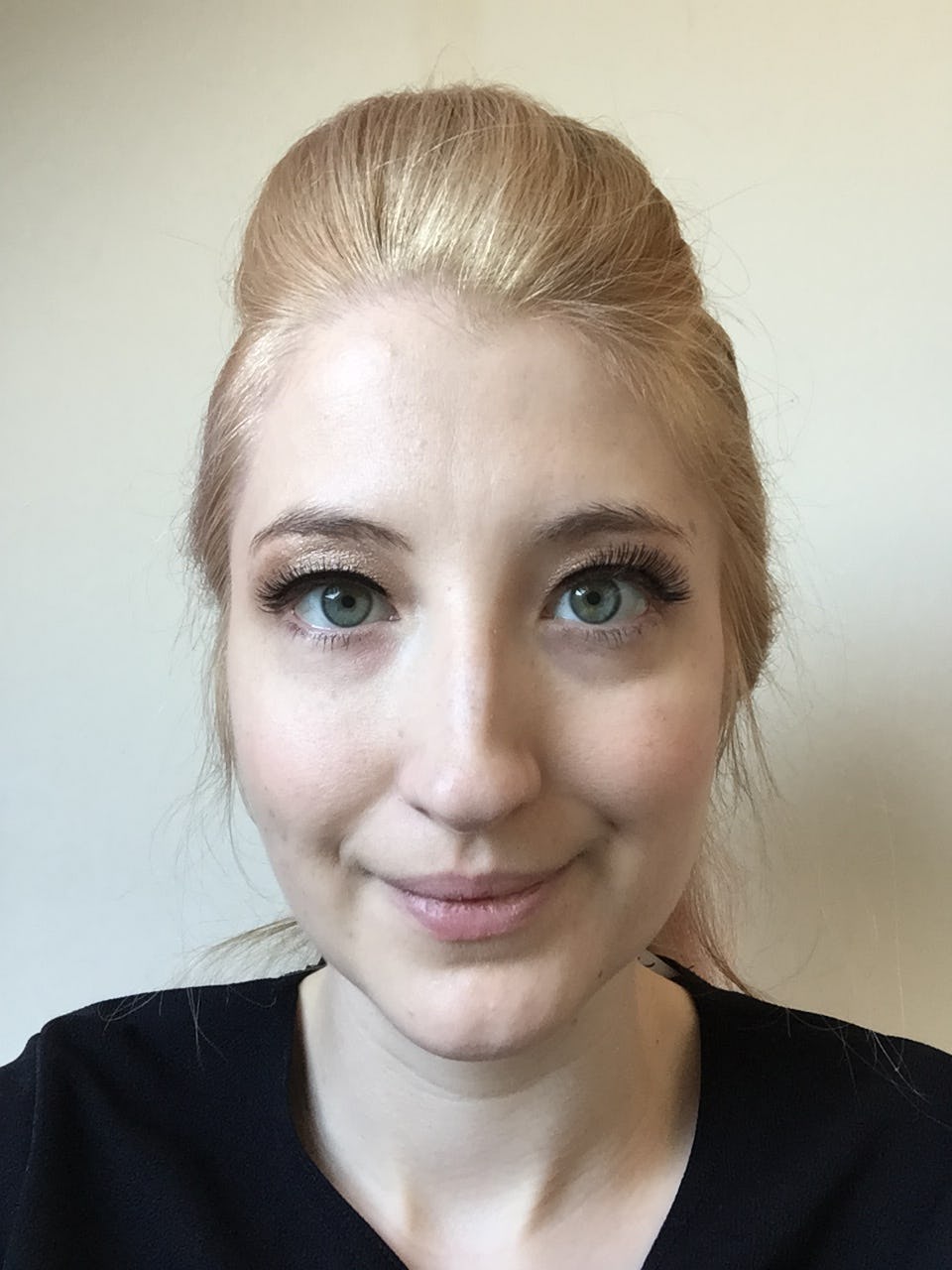 How To Get 1950s Hollywood Makeup In 10 Easy Steps So You Can Be A