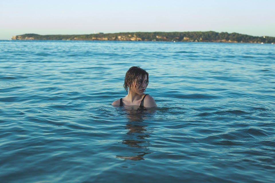 Does Ocean Water Dry Out Your Skin? Here's What All You Beach Babes Need To Know