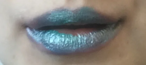 How To Make Lipstick Out Of Eyeshadow If You're On A Budget But Love