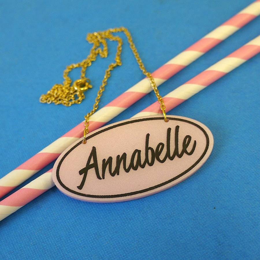 13 Modern Alternatives To Carrie Bradshaw s Name Necklace