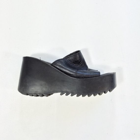 elise shoes from the 90s