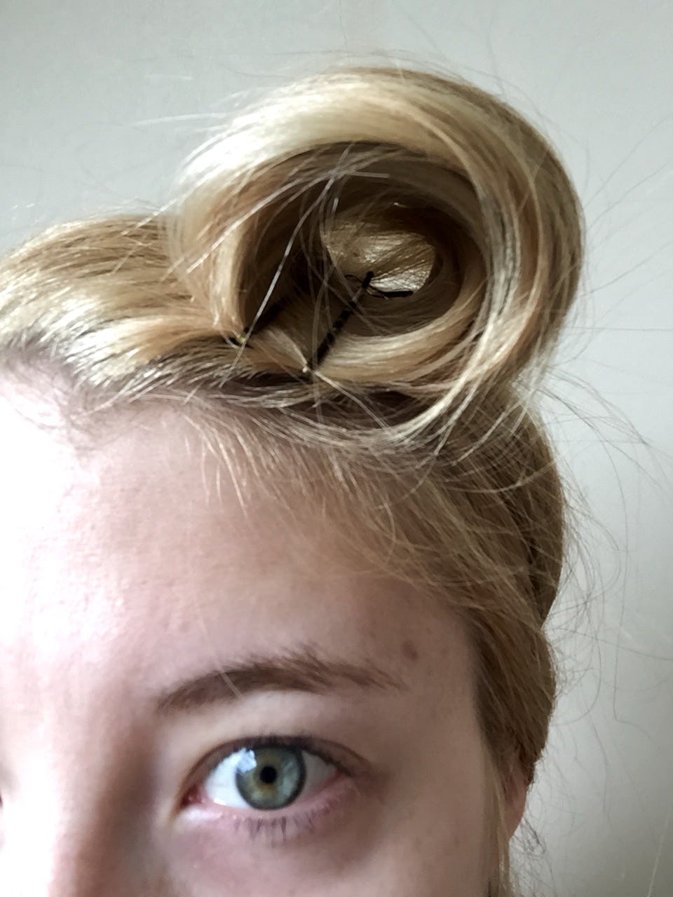 How To Get A Victory Roll In 6 Simple Steps For All The Vintage Vixens Of The World