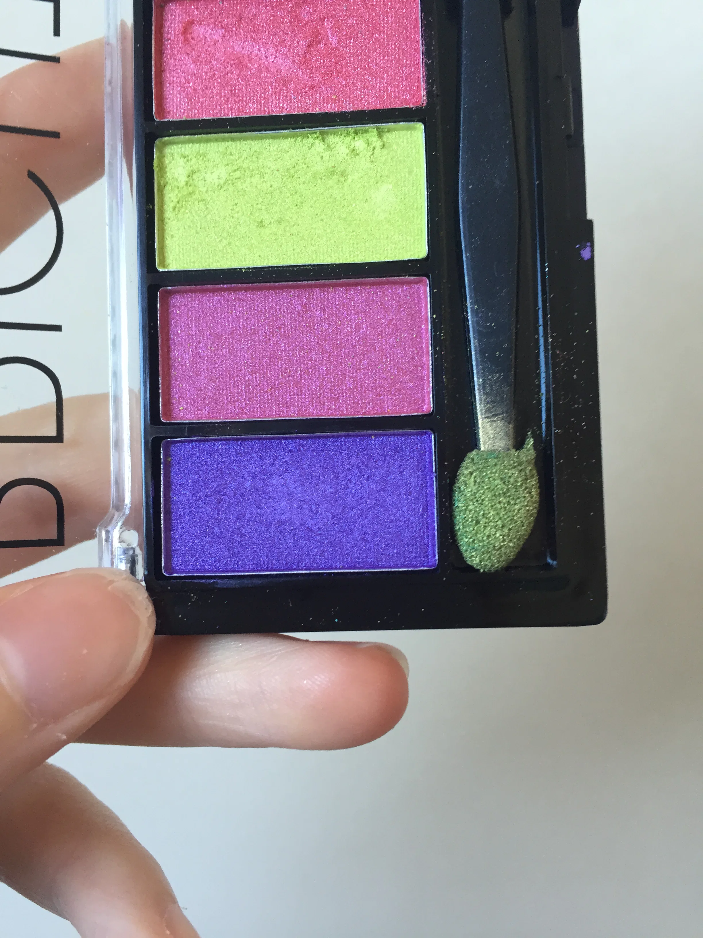 How To Make Lipstick Out Of Eyeshadow If You're On A Budget But Love