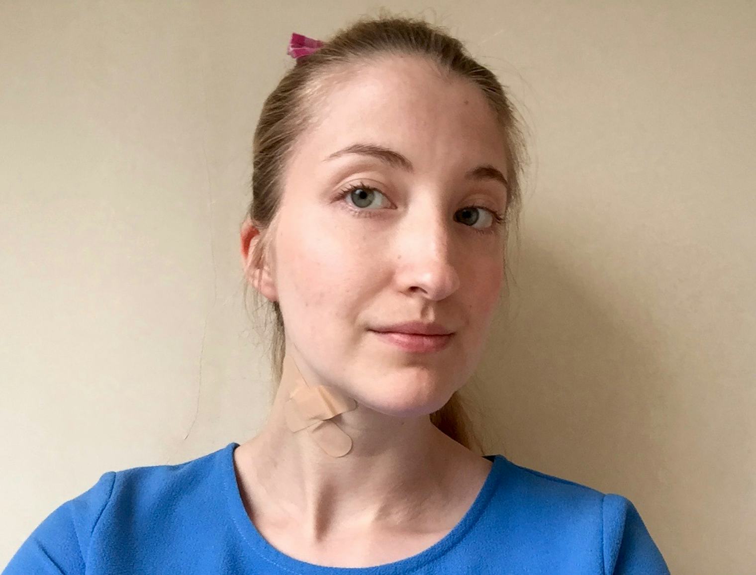 10 Ways To Cover A Hickey If You Don't Have Makeup