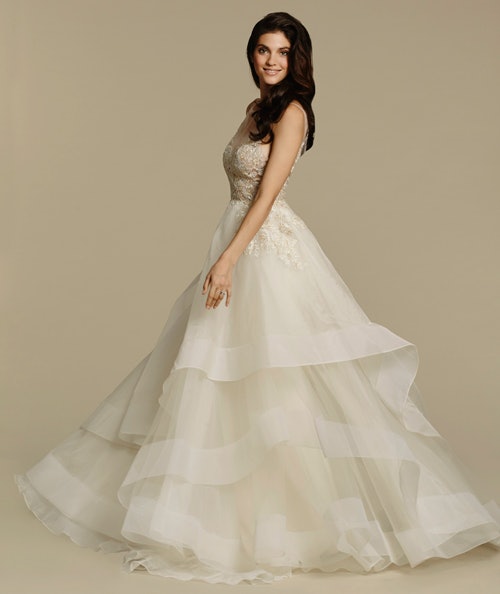 These 8 Plus Size Wedding Gown Designers Are Perfect For Body