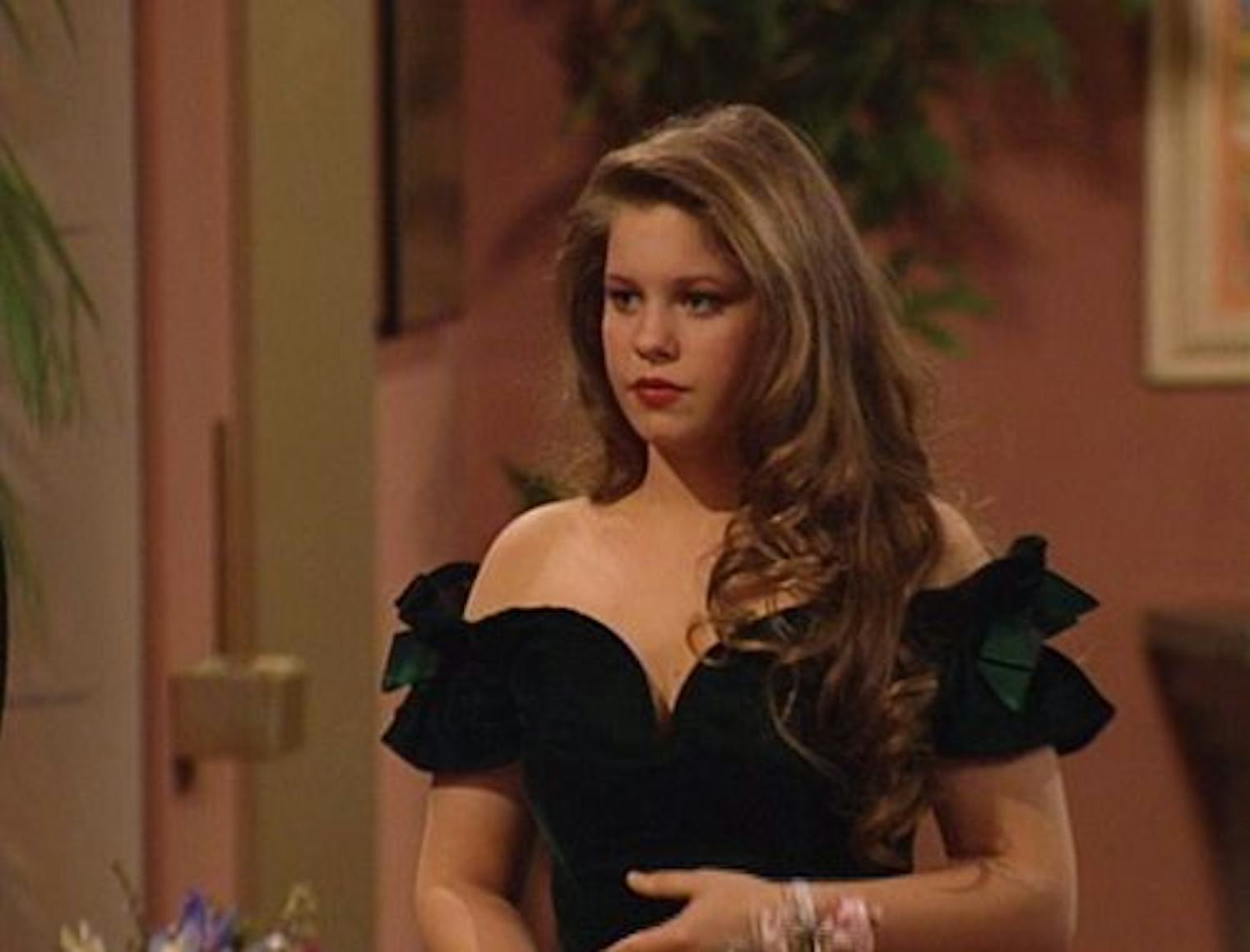 7 Times DJ Tanner Was A Beauty Inspiration, From Her Teased Bangs To