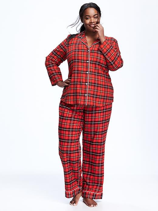 7 Plus Size Sleepwear Pieces That'll Keep Warm & Cozy This Fall