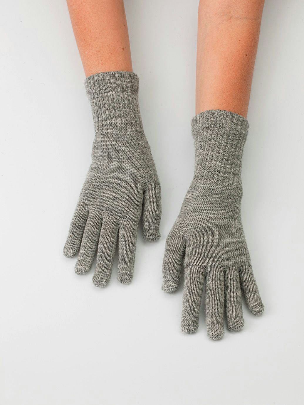 How To Wash Wool Gloves Correctly Because Your Mitts Need Love Too — PHOTOS