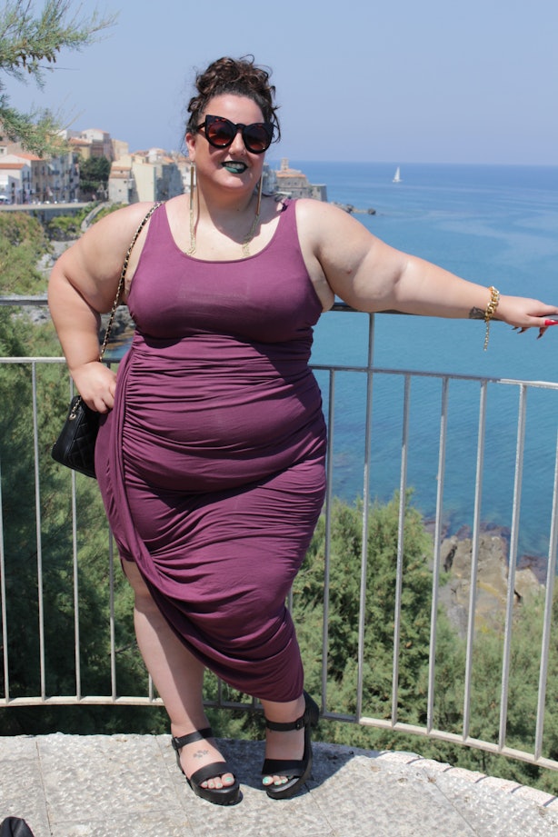 7 Ways To Wear Maxi Dresses And Midis When You Are Short And Plus Size
