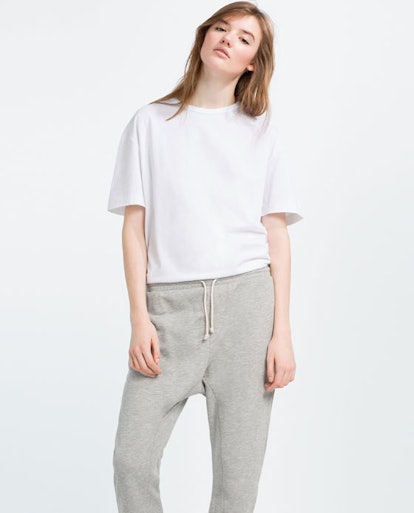 I REALLY wanna dress like this, androgynous clothing that leans more  feminine? Anyone have tips or store recommendations with clothes like this?  I'm fashionably clueless. : r/lesbianfashionadvice
