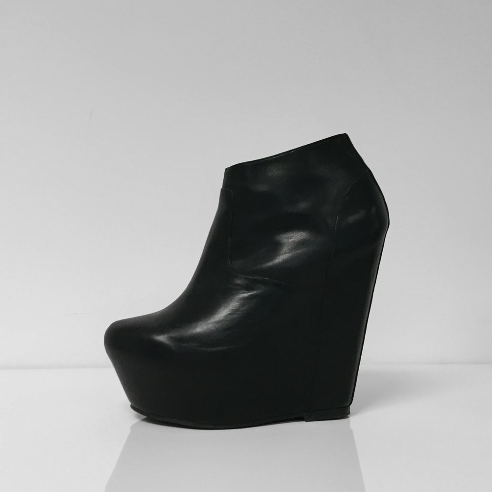 syro heels