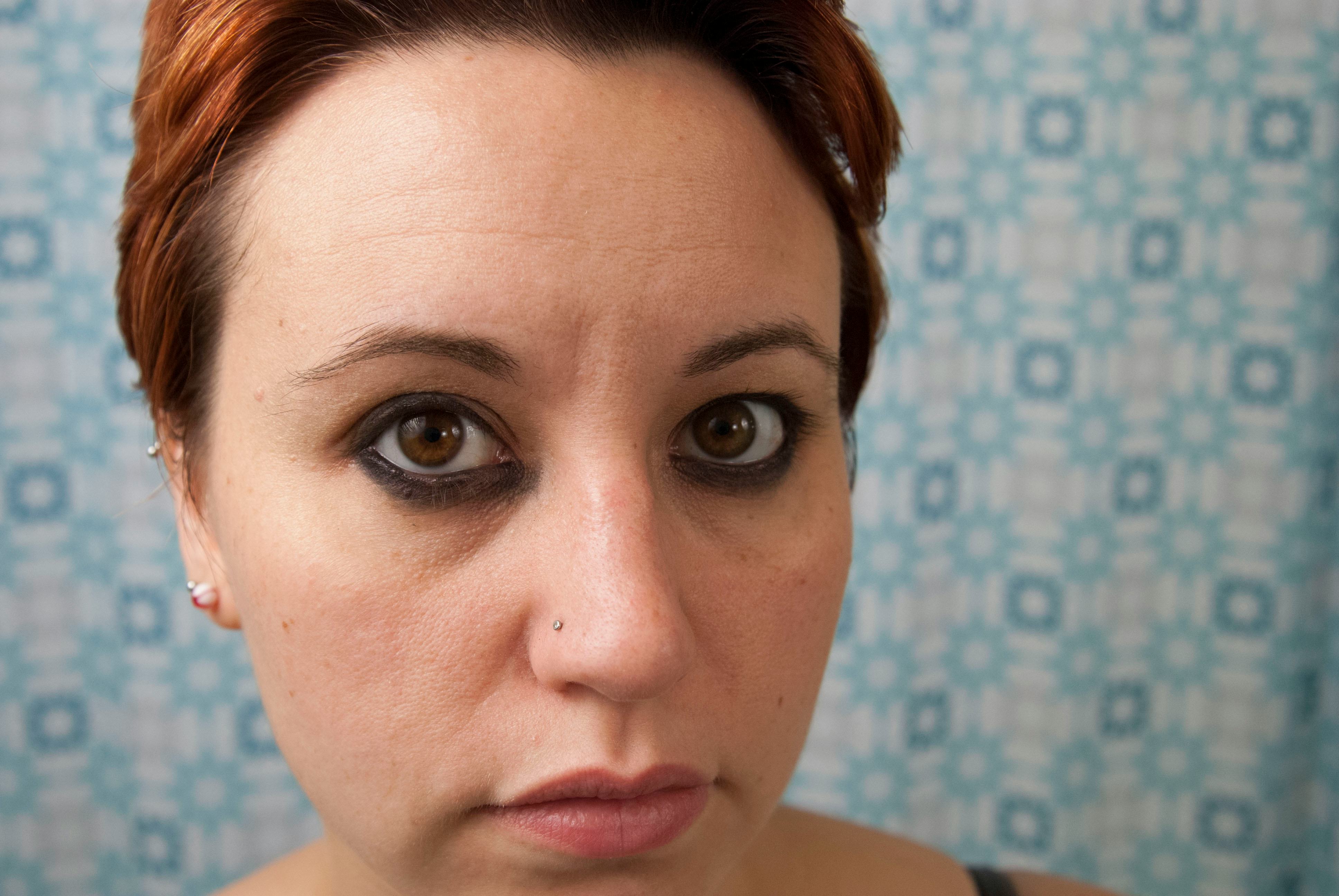 5 Annie Lennox Inspired Makeup Looks, From The Black Eyeshadow Mask To The Edward Mapplethorpe