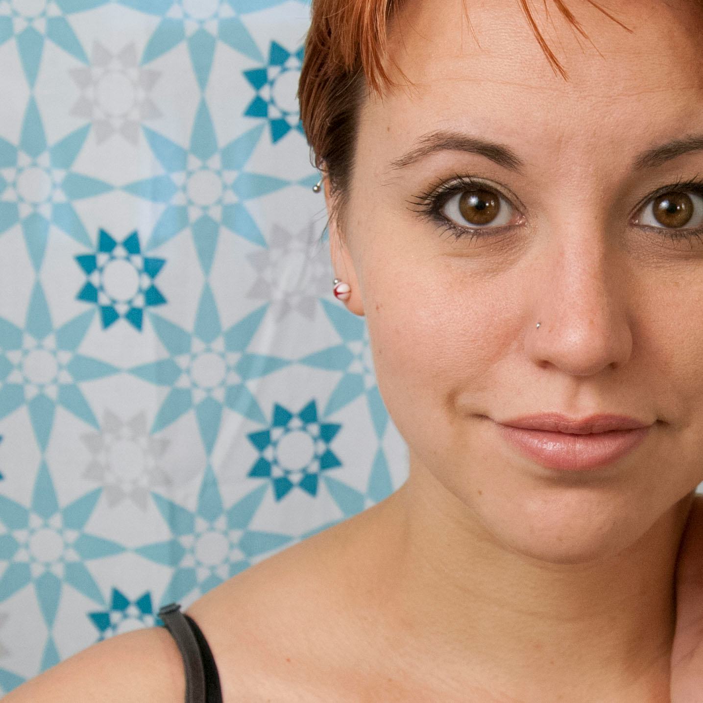 5 Annie Lennox Inspired Makeup Looks, From The Black Eyeshadow Mask To The Edward Mapplethorpe