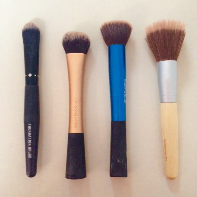 How To Properly Use Makeup Brushes Without Making The 7 Most Common Mistakes
