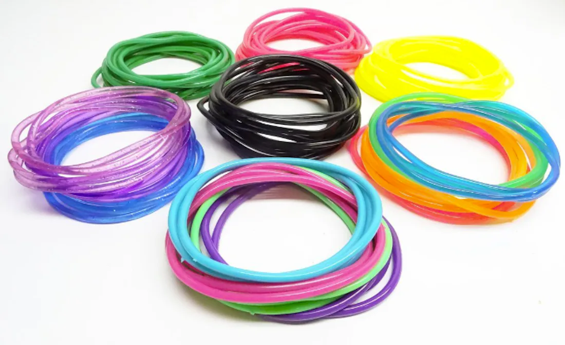 13 Bracelets Young Millennials Owned & Layered In The '90s & Early '00s ...