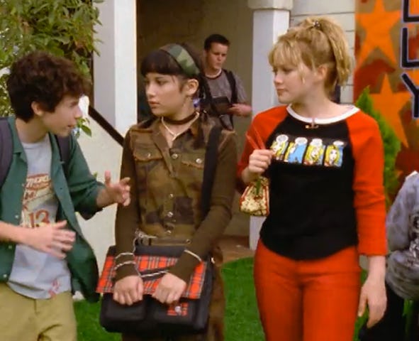 13 'Lizzie McGuire' Outfits You Tried To Recreate As A PreTeen — PHOTOS