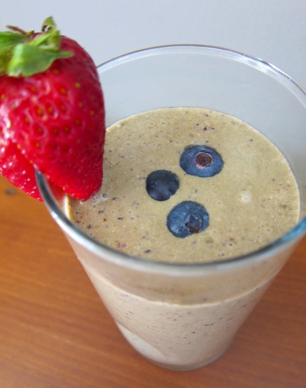 6 Easy Smoothie Recipes That Will Give You Glowing Skin This Summer