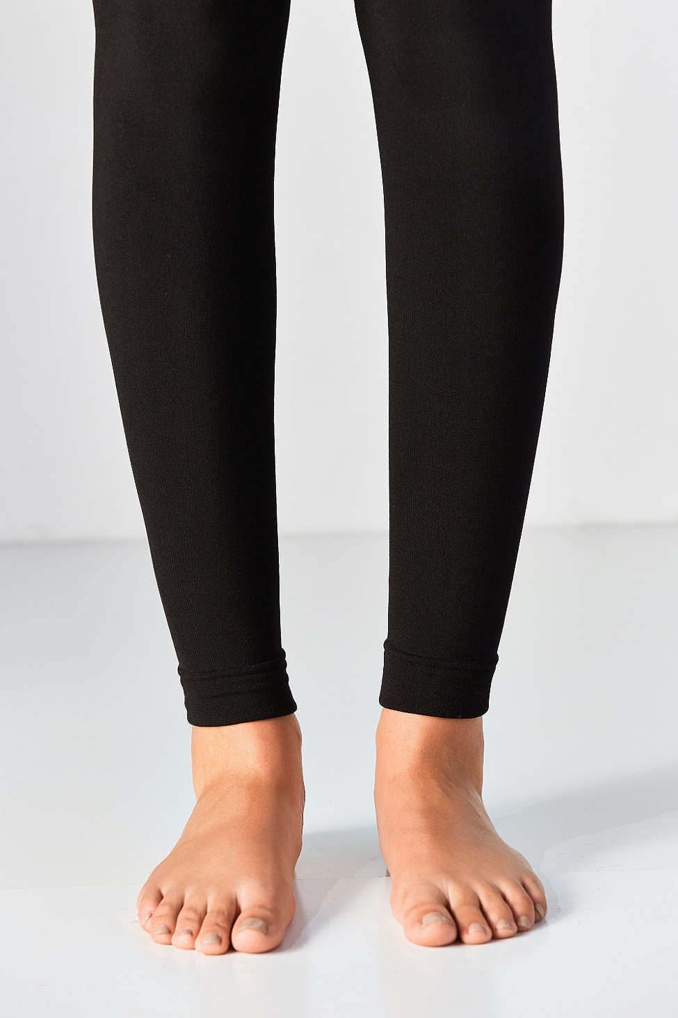 9 Warmest Leggings To Keep You Stylish & Cozy No Matter How Blustery It