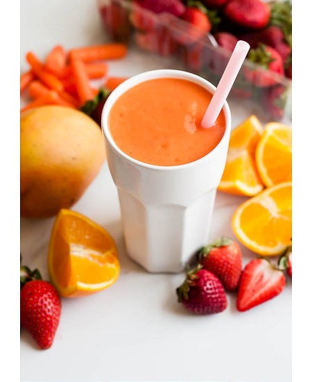 6 Easy Smoothie Recipes That Will Give You Glowing Skin This Summer