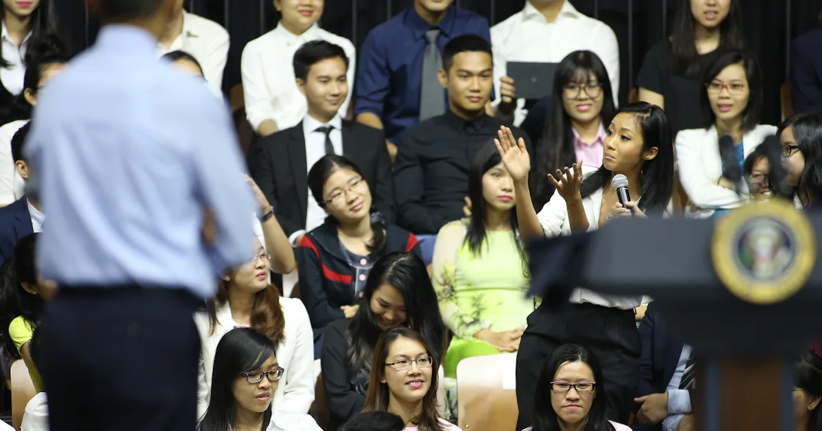 Suboi Rapping With Obama Watch Barack Obama Beatbox for Vietnamese Rapper Suboi