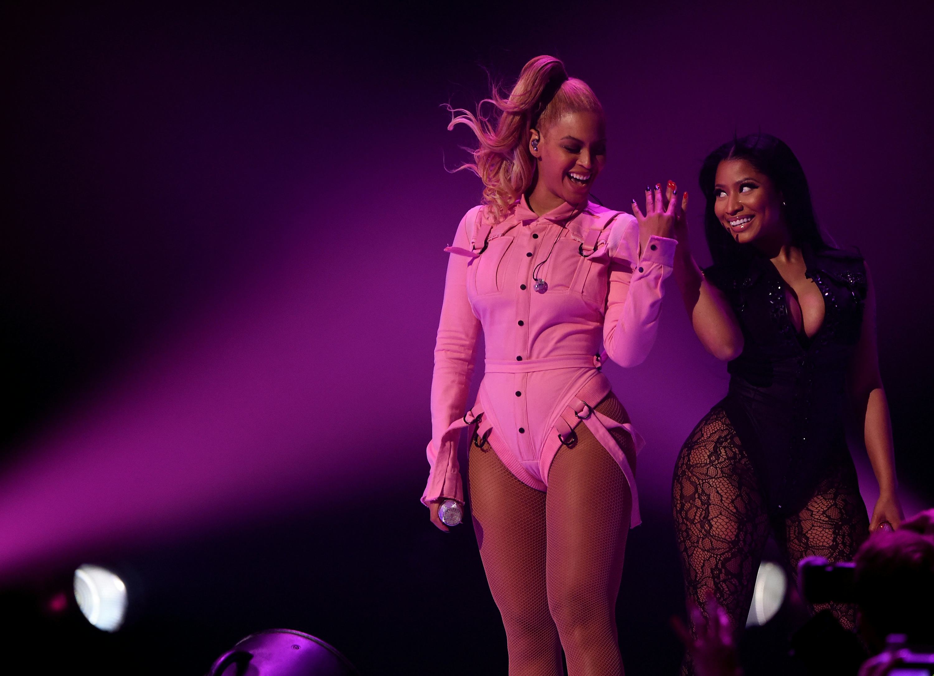 Beyonce and Nicki Minaj Perform 