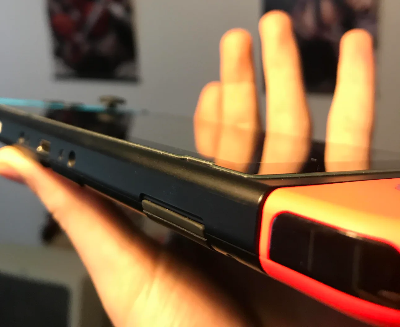 Nintendo Switch Screen Defect: Display popping out of some consoles ...