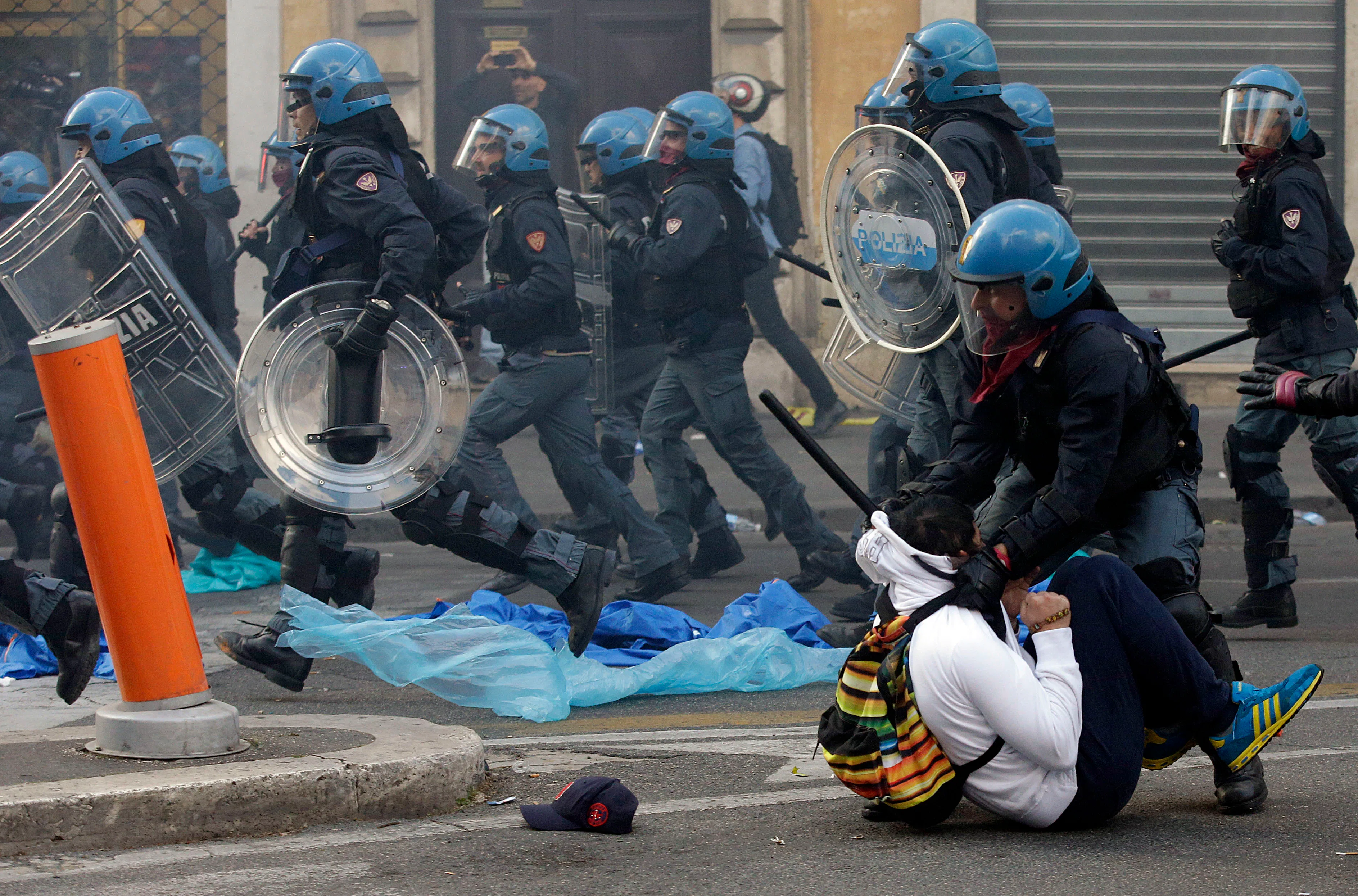 15 Photos That Show Just How Brutal the World's Police Forces Have Become