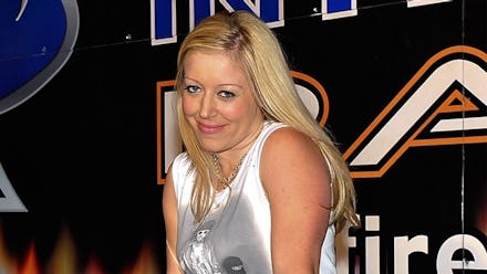  Lynsi Torres, the youngest female billionaire, in a white and grey top