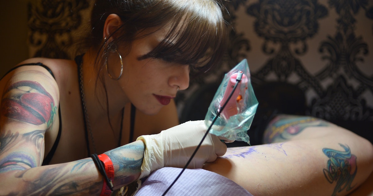 Here S What Female Tattoo Artists Really Want You To Know