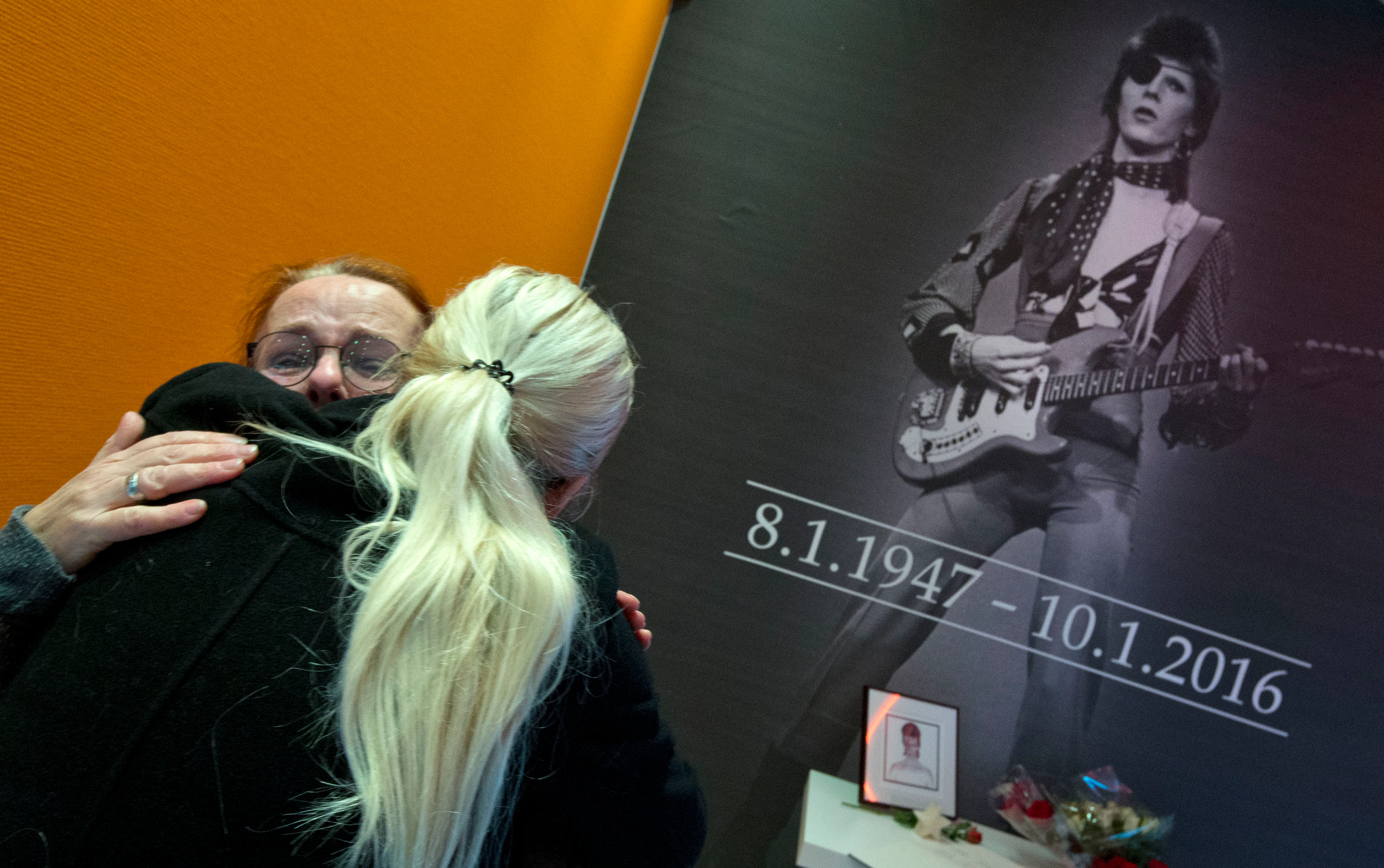 David Bowie Dies at 69 — Here's How Everyone Is Paying Tribute to His ...