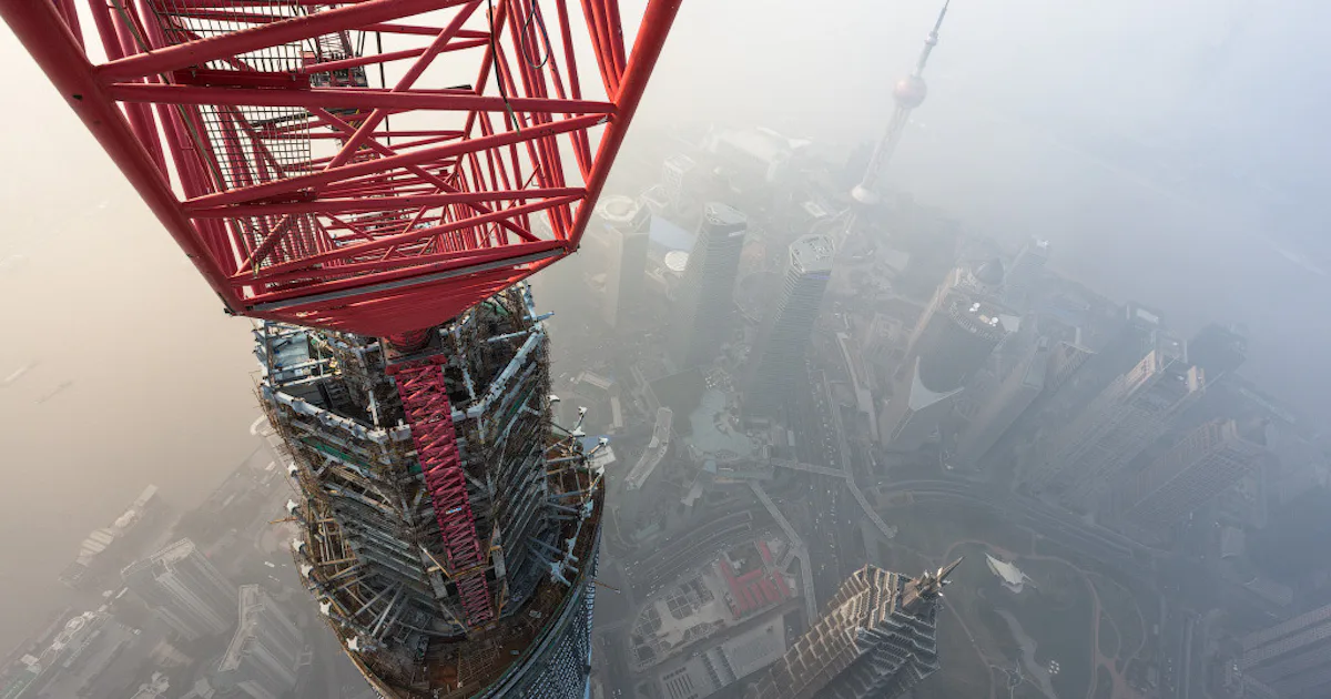 2000 Foot Building This is What Two Daredevils Saw While Climbing 2,000 Ft. Up the World's ...