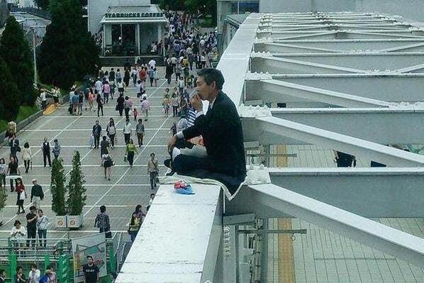 Video Captures A Man Setting Himself On Fire To Protest Japan S   59cffa6939a75c0661083075f2efe0d38a972beb61ec6c63e8c94ff9ce881b6d 