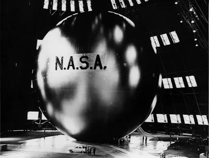 27 Stunning Images Show the Complete History of NASA Since 1958