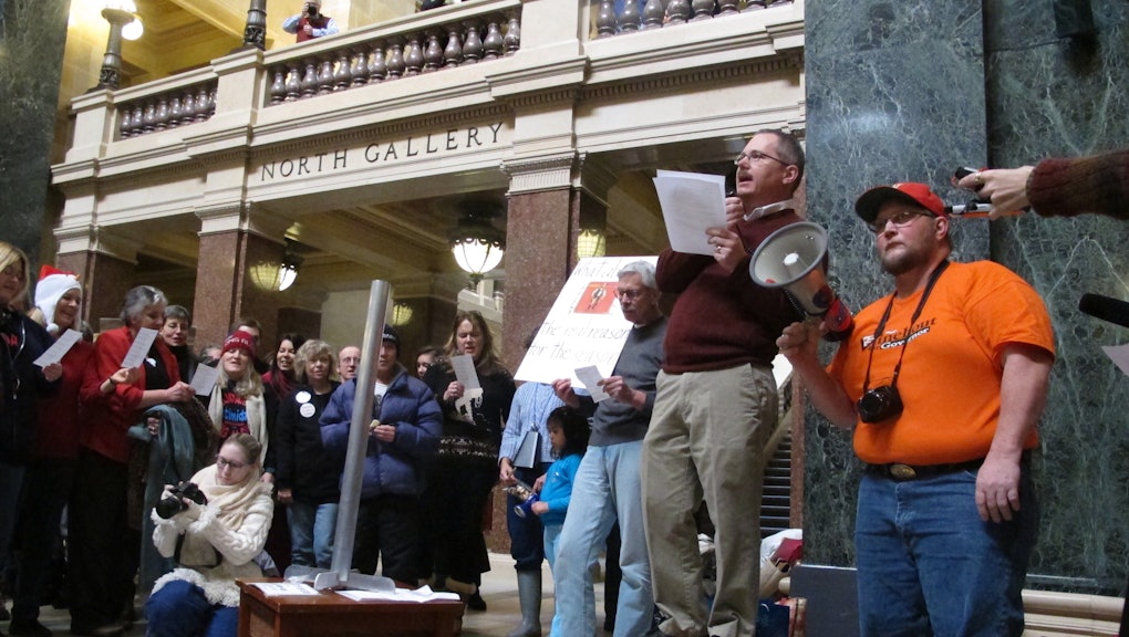 Watch The Seinfeld Festivus Episode The Strike Online For Free