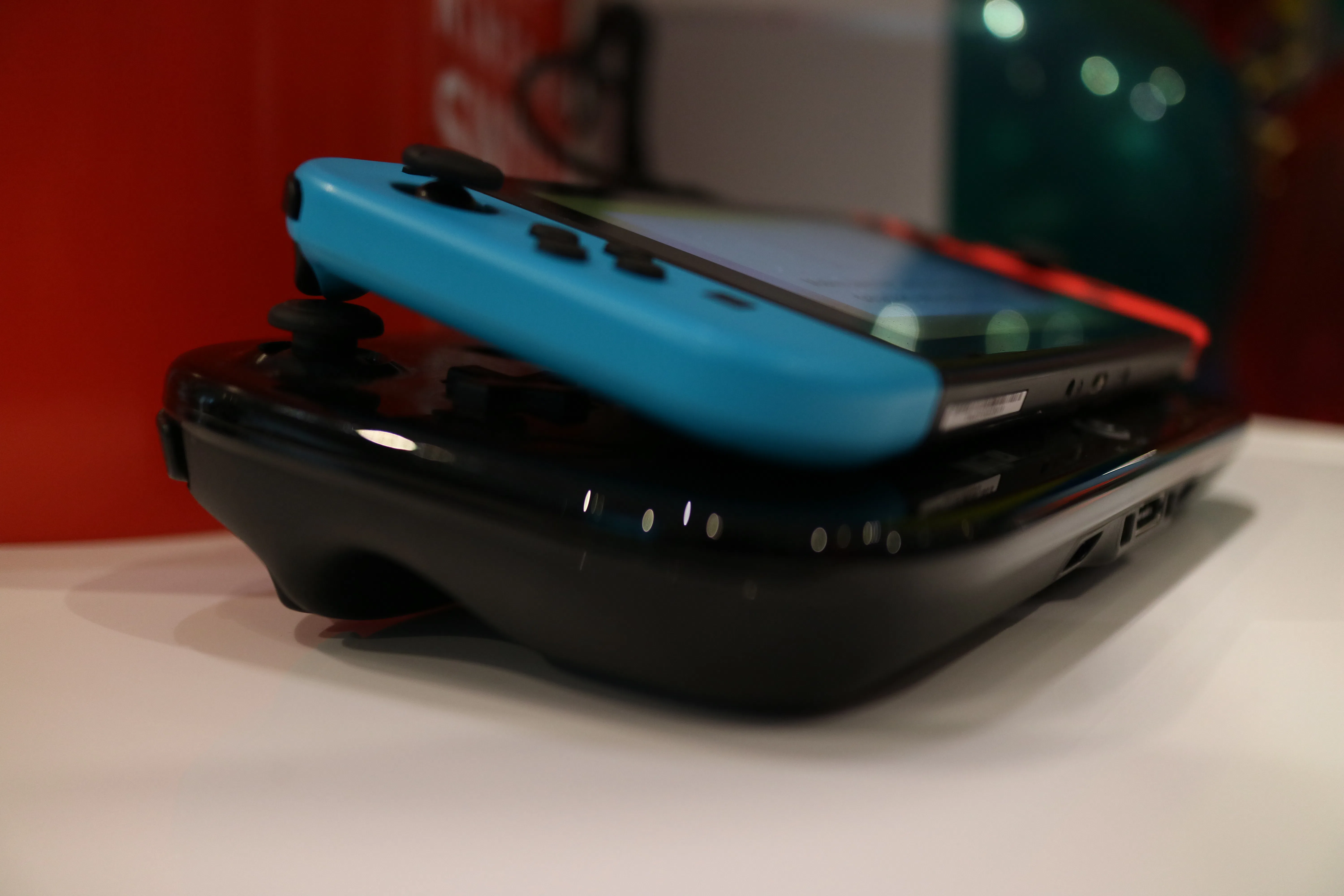 Nintendo Switch vs. Wii U GamePad: 15 more photos show the