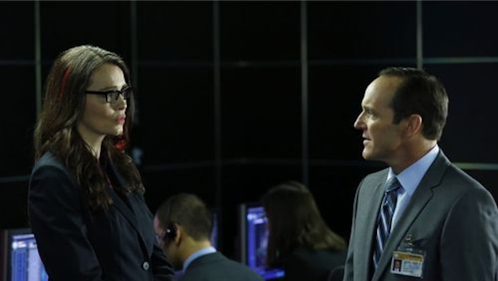 Marvel S Agents Of S H I E L D Season 1 Episode 7 Recap A Night Of Secrets Marvel S Agents Of S H I E L D Season 1 Episode 7 Recap A Night Of Secrets