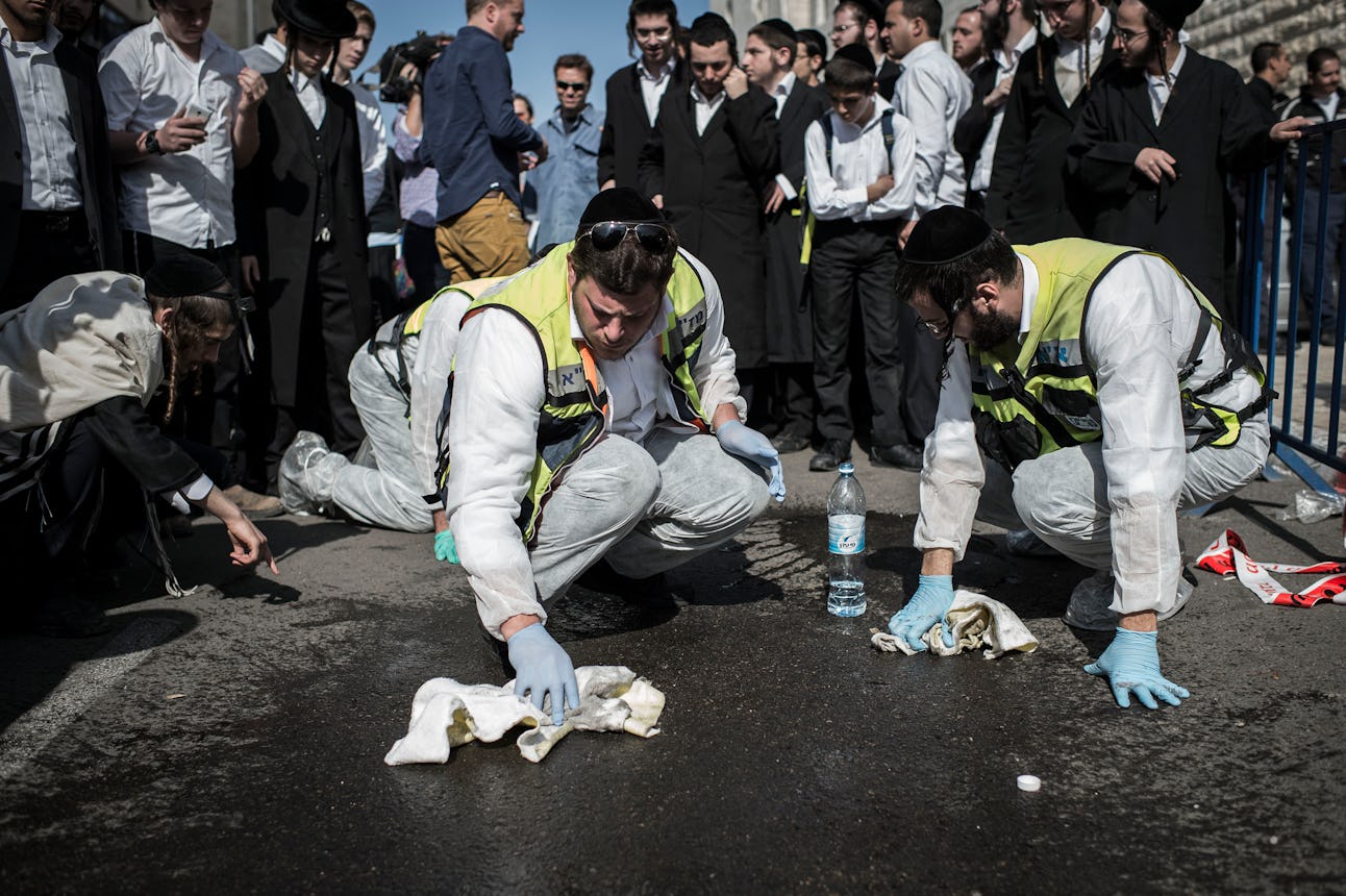 Intense Photos Show What's Happening in Jerusalem Right Now