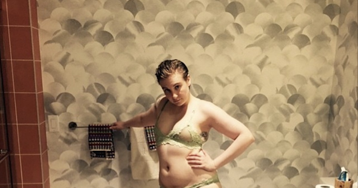 Lena Dunham's Bathroom Photo Is a Bold Step in the Spirit of Body Posi...
