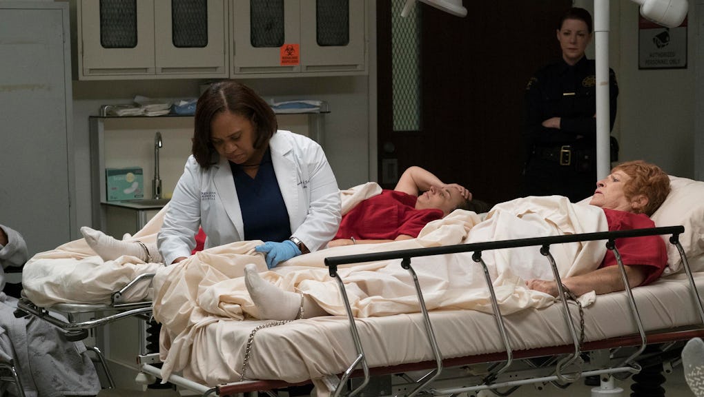 Grey S Anatomy Recap Episode 10 Sheds Light On The Struggles Of Pregnant Inmates Grey S Anatomy Recap Episode 10 Sheds Light On The Struggles Of Pregnant Inmates