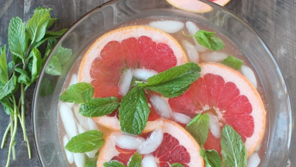 10 New Year's Eve cocktail punch recipes that'll get you drunk on a budget 10 New Year's Eve cocktail punch recipes that'll get you drunk on a budget