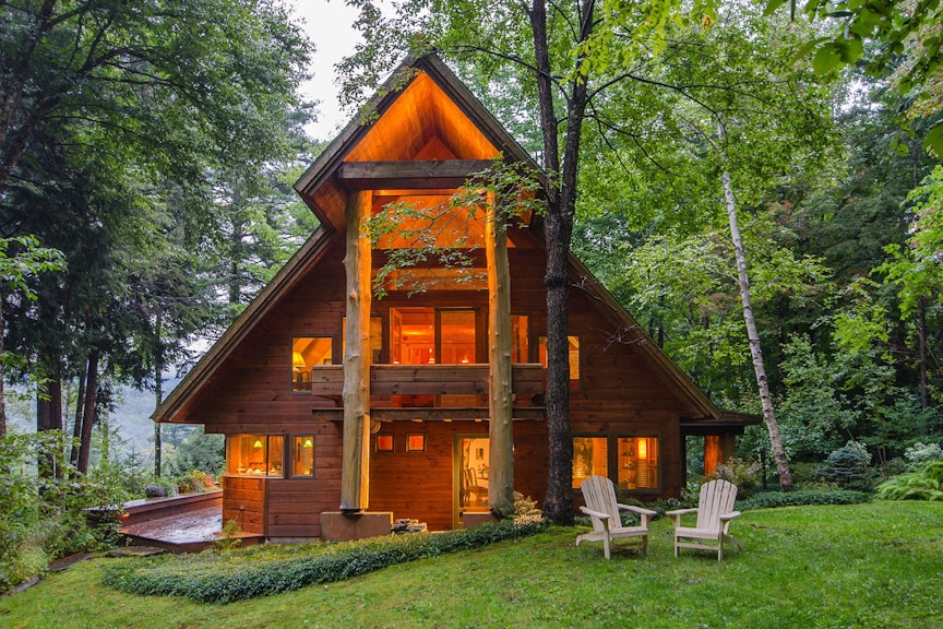 6 Incredible Log Cabin Vacation Rentals That Are Still Available