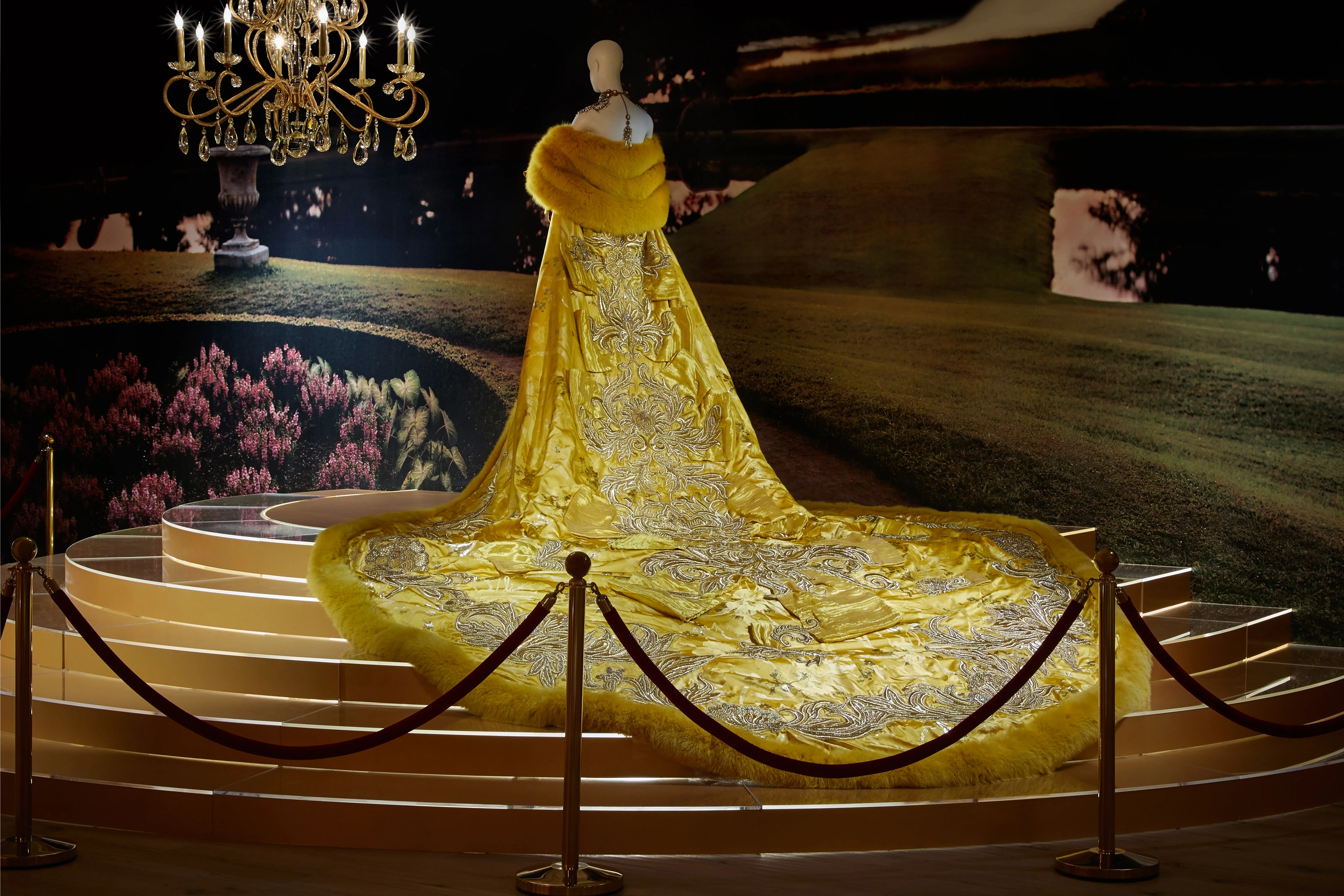 Chinese couturire Guo Pei, the woman behind Rihanna's Met Gala dress, makes U.S. exhibition debut Chinese couturire Guo Pei, the woman behind Rihanna's Met Gala dress, makes U.S. exhibition debut