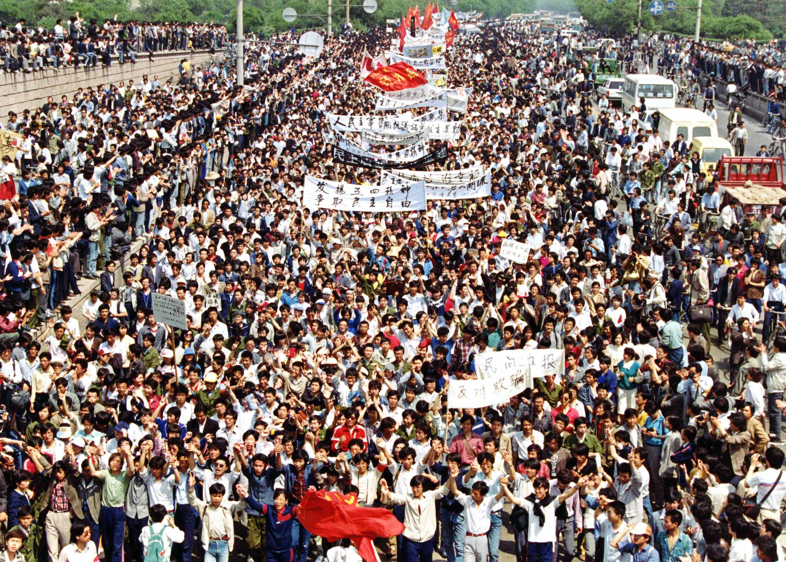 13 Photos Of The Tiananmen Square Massacre That China Doesn't Want The ...