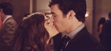 Two characters kissing in Pretty Little Liars