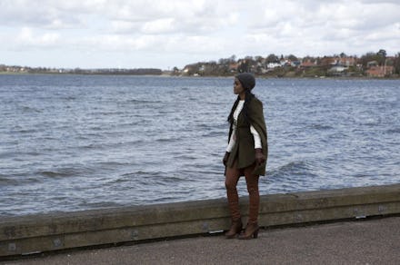 Rachel Lindsay from "The Bachelorette" taking a walk along the seaside